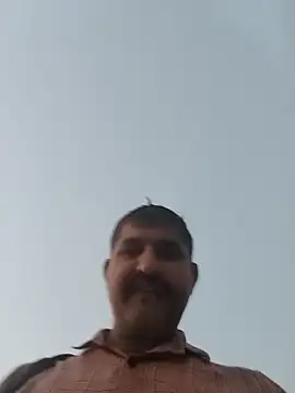 Snapshot of Amandev7 chatting on 10-17-25, 01:57 Amandev7 online show from 10-17-25, 01:57