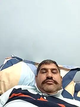 Snapshot of Amandev7 chatting on 10-19-25, 04:07 Amandev7 online show from 10-19-25, 04:07