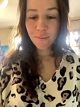 SuzieWanKenobi online show from 12-04-25, 11:41