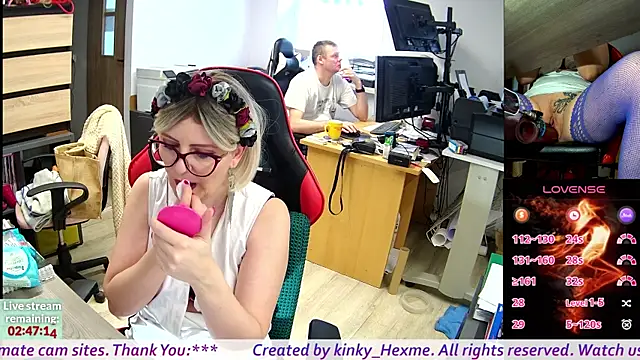 Snapshot of kinky_Hexme chatting on 03-14-25, 09:14 kinky Hexme online show from 03-14-25, 09:14