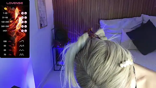 Snapshot of AmelieAxie chatting on 01-09-25, 04:08 AmelieAxie online show from 01-09-25, 04:08