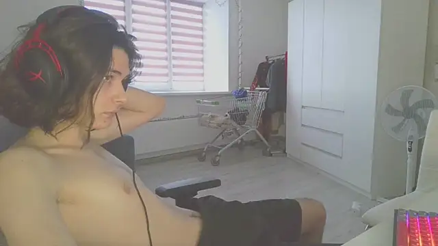 Snapshot of CandyChell chatting on 12-02-24, 05:48 CandyChell online show from 12-02-24, 05:48