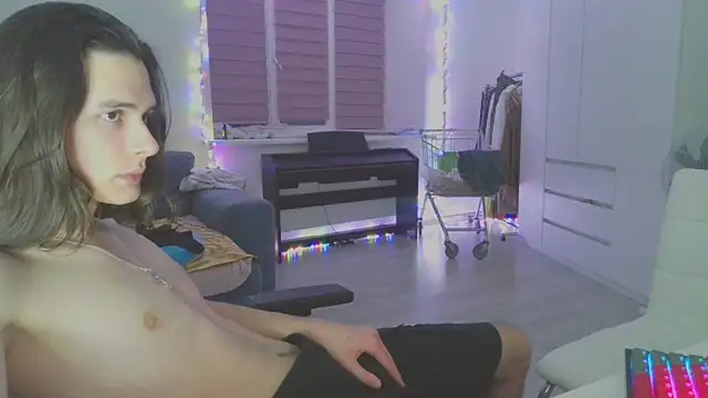 Snapshot of CandyChell chatting on 02-06-25, 02:48 CandyChell online show from 02-06-25, 02:48