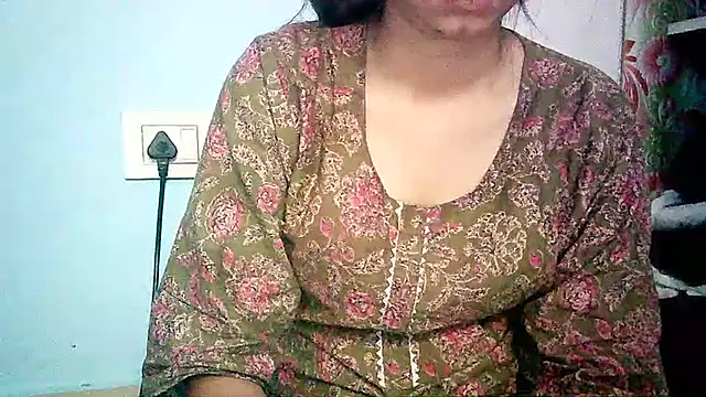 Snapshot of lovelydesi21 chatting on 03-16-25, 10:44 lovelydesi21 online show from 03-16-25, 10:44