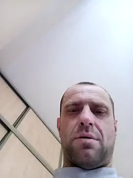 Snapshot of Roman0798 chatting on 12-18-24, 08:53 Roman0798 online show from 12-18-24, 08:53