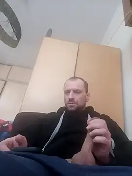 Snapshot of Roman0798 chatting on 02-25-25, 12:13 Roman0798 online show from 02-25-25, 12:13