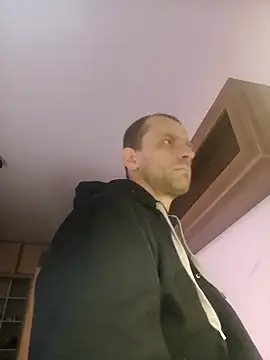 Snapshot of Roman0798 chatting on 03-16-25, 01:17 Roman0798 online show from 03-16-25, 01:17