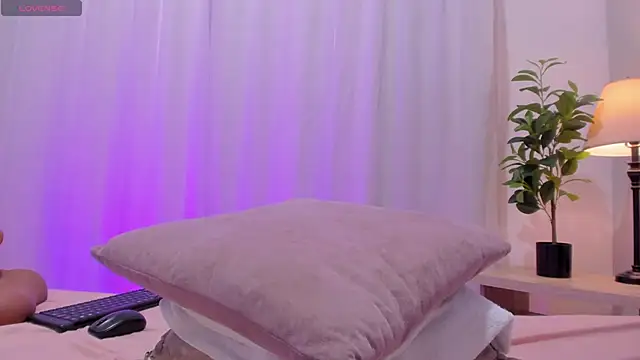 Snapshot of swt_kahia chatting on 01-21-25, 03:15 swt kahia online show from 01-21-25, 03:15