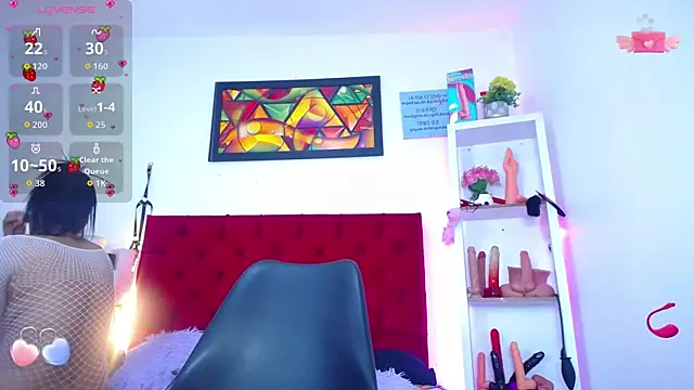 louise nails online show from 11-26-25, 04:41