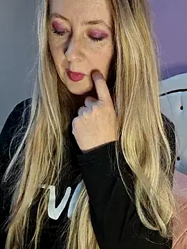 VictoriaMiami online show from 11-10-25, 11:42