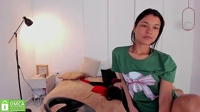 Snapshot of sexychanell_18 chatting on 01-15-25, 03:39 sexychanell 18 online show from 01-15-25, 03:39