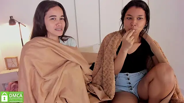 Snapshot of sexychanell_18 chatting on 01-21-25, 03:43 sexychanell 18 online show from 01-21-25, 03:43