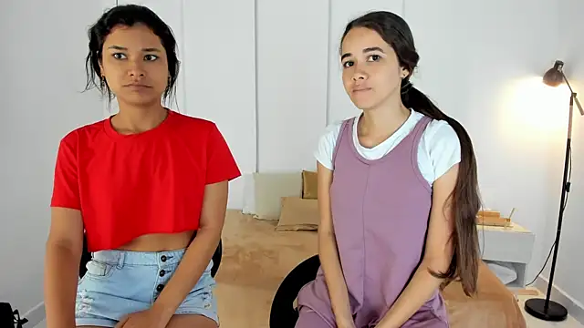 Snapshot of sexychanell_18 chatting on 03-05-25, 12:44 sexychanell 18 online show from 03-05-25, 12:44