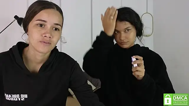 Snapshot of sexychanell_18 chatting on 09-26-25, 01:04 sexychanell 18 online show from 09-26-25, 01:04