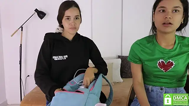 Snapshot of sexychanell_18 chatting on 11-07-25, 01:11 sexychanell 18 online show from 11-07-25, 01:11