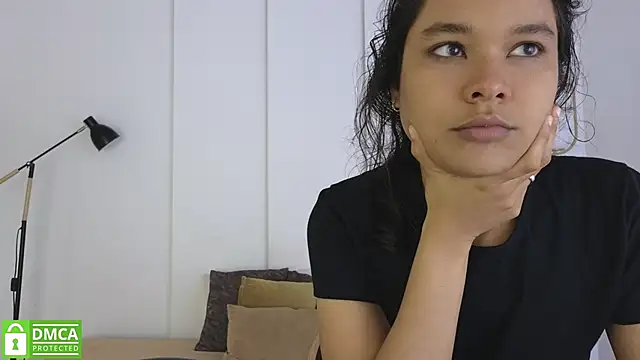 Snapshot of sexychanell_18 chatting on 06-20-26, 01:36 sexychanell 18 online show from 06-20-26, 01:36