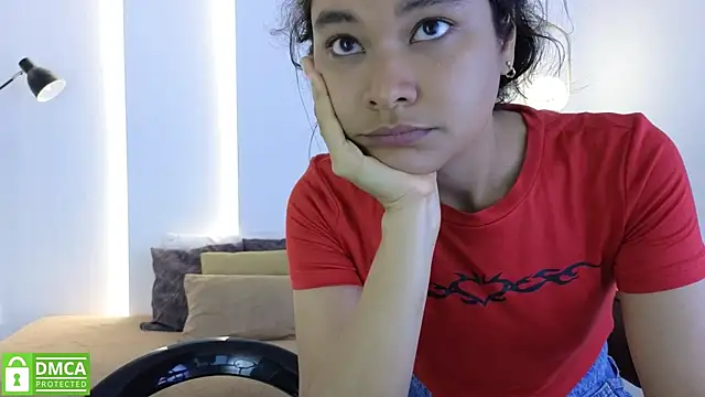 Snapshot of sexychanell_18 chatting on 06-29-26, 01:33 sexychanell 18 online show from 06-29-26, 01:33
