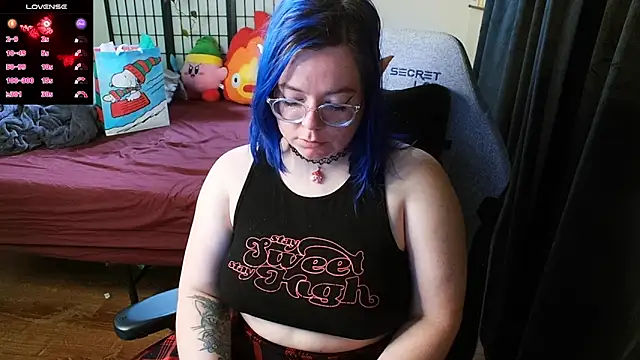 KiraSpitQueen online show from 12-25-24, 10:16