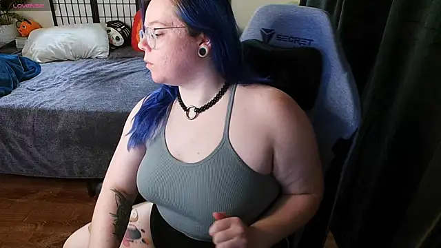 KiraSpitQueen online show from 02-08-25, 05:40