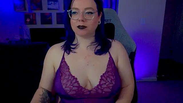 Snapshot of KiraSpitQueen chatting on 04-26-26, 03:48 KiraSpitQueen online show from 04-26-26, 03:48