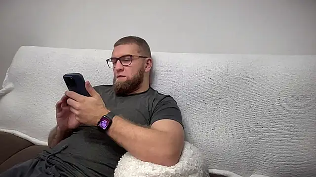 Snapshot of Bear_bear_ chatting on 12-21-24, 09:58 Bear bear online show from 12-21-24, 09:58