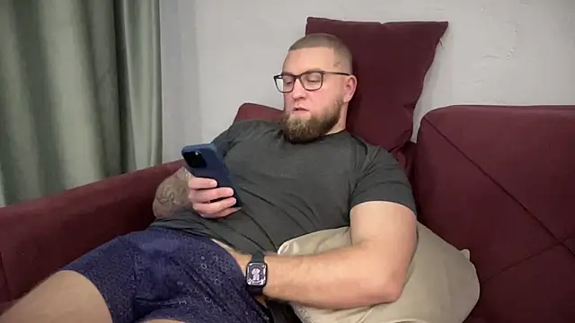 Snapshot of Bear_bear_ chatting on 01-31-25, 12:51 Bear bear online show from 01-31-25, 12:51