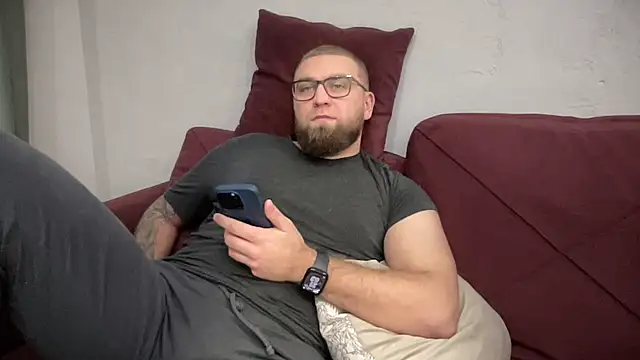 Snapshot of Bear_bear_ chatting on 02-05-25, 06:04 Bear bear online show from 02-05-25, 06:04