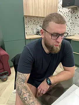 Snapshot of Bear_bear_ chatting on 02-13-25, 01:15 Bear bear online show from 02-13-25, 01:15