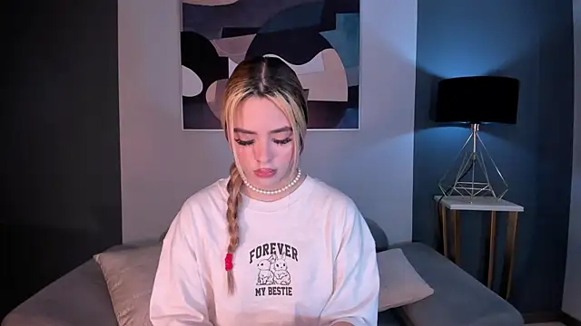 JuanitaClay online show from 09-09-25, 12:26