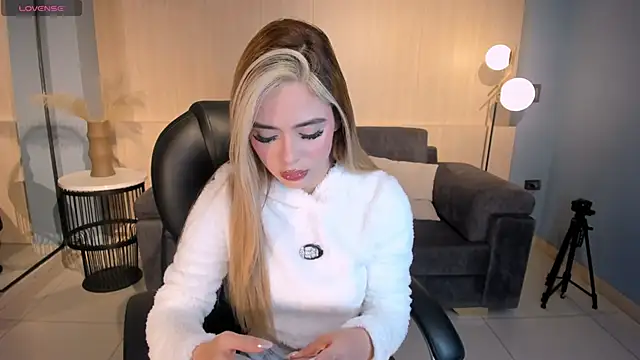 JuanitaClay online show from 01-19-26, 12:20