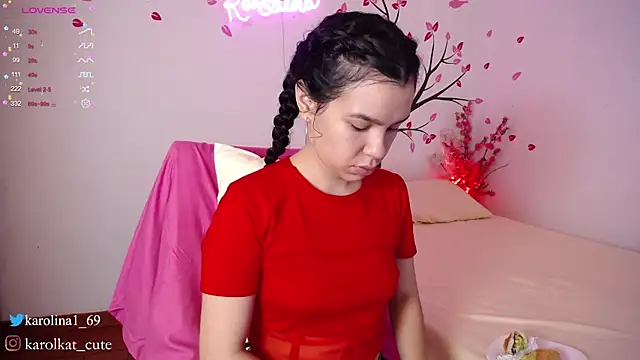 Karolina 1 online show from 02-11-25, 01:20