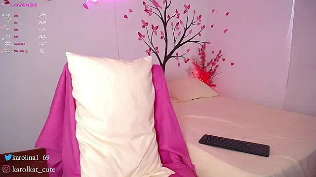 Karolina 1 online show from 02-12-25, 07:35