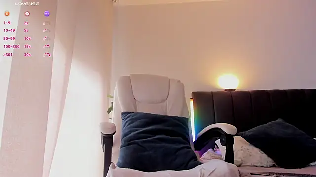 Snapshot of catimore chatting on 09-30-25, 04:12 catimore online show from 09-30-25, 04:12