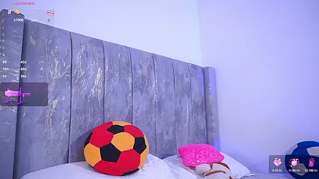 Snapshot of lara_giraldo chatting on 03-19-25, 01:32 lara giraldo online show from 03-19-25, 01:32