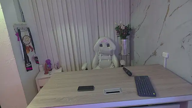 Snapshot of Scarlett_collins02 chatting on 02-01-25, 07:05 Scarlett collins02 online show from 02-01-25, 07:05