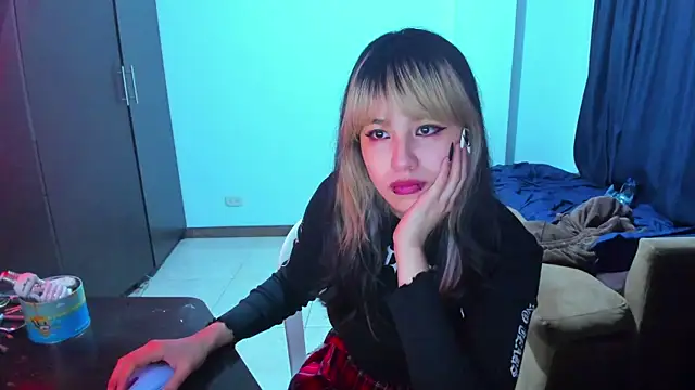 Snapshot of Akane-Mou chatting on 01-06-25, 01:31 Akane-Mou online show from 01-06-25, 01:31