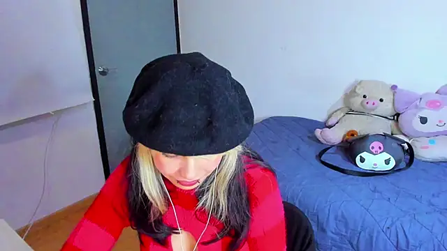 Snapshot of Akane-Mou chatting on 02-19-25, 10:01 Akane-Mou online show from 02-19-25, 10:01