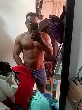 Snapshot of ivandignity chatting on 09-18-25, 10:45 ivandignity online show from 09-18-25, 10:45