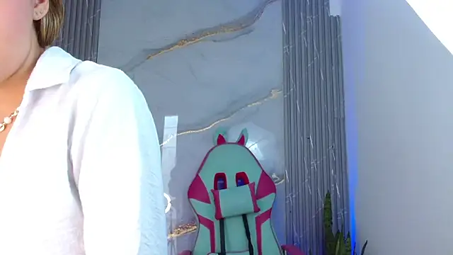 sofia henaok online show from 02-26-25, 09:58