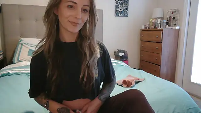 Heyitsmee33 online show from 02-21-26, 08:54