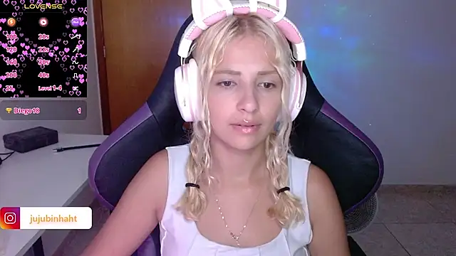 Snapshot of jujubinhahot chatting on 02-14-25, 12:09 jujubinhahot online show from 02-14-25, 12:09