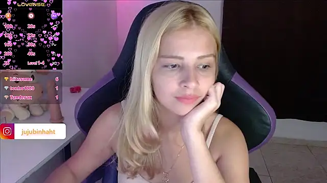 Snapshot of jujubinhahot chatting on 02-28-25, 01:15 jujubinhahot online show from 02-28-25, 01:15