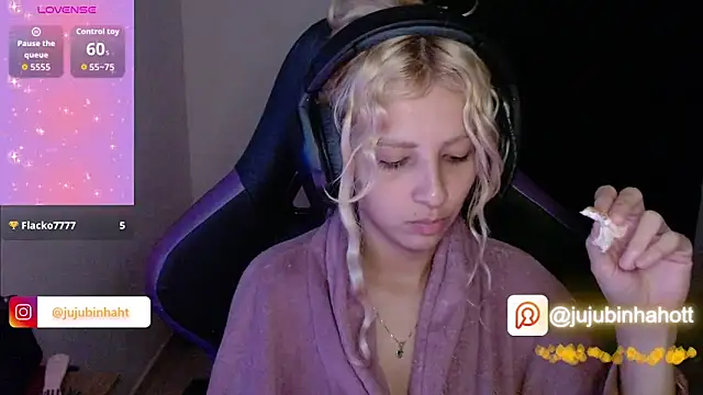 Snapshot of jujubinhahot chatting on 10-16-25, 02:12 jujubinhahot online show from 10-16-25, 02:12