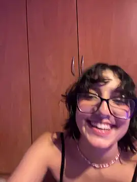 Snapshot of aurora_xoxo chatting on 12-19-24, 04:45 aurora xoxo online show from 12-19-24, 04:45