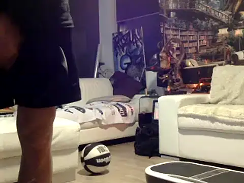 Snapshot of OSIRlS chatting on 01-18-25, 12:15 OSIRlS online show from 01-18-25, 12:15