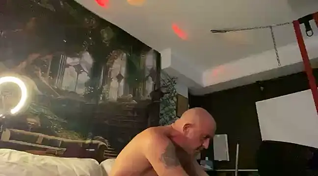 Snapshot of OSIRlS chatting on 02-01-25, 12:16 OSIRlS online show from 02-01-25, 12:16