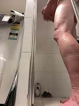 Snapshot of OSIRlS chatting on 10-04-25, 12:14 OSIRlS online show from 10-04-25, 12:14