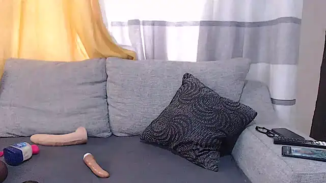 Snapshot of BELINDAXXXXX chatting on 10-03-25, 08:44 BELINDAXXXXX online show from 10-03-25, 08:44