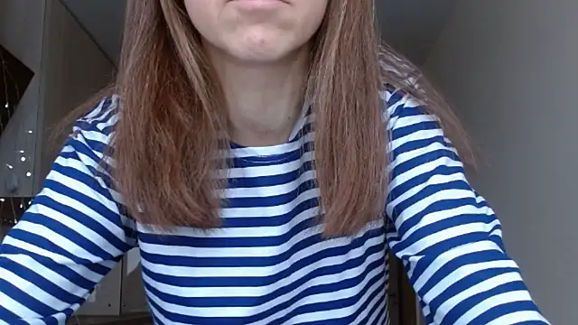 Snapshot of Popppka chatting on 01-12-25, 11:28 Popppka online show from 01-12-25, 11:28