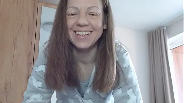 Snapshot of Popppka chatting on 02-13-25, 11:06 Popppka online show from 02-13-25, 11:06